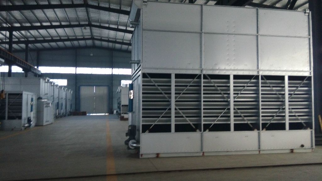北京（jīng）閉式冷卻塔製作現場