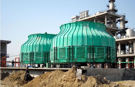 玻璃（lí）鋼冷卻塔安裝現場示意（yì）圖